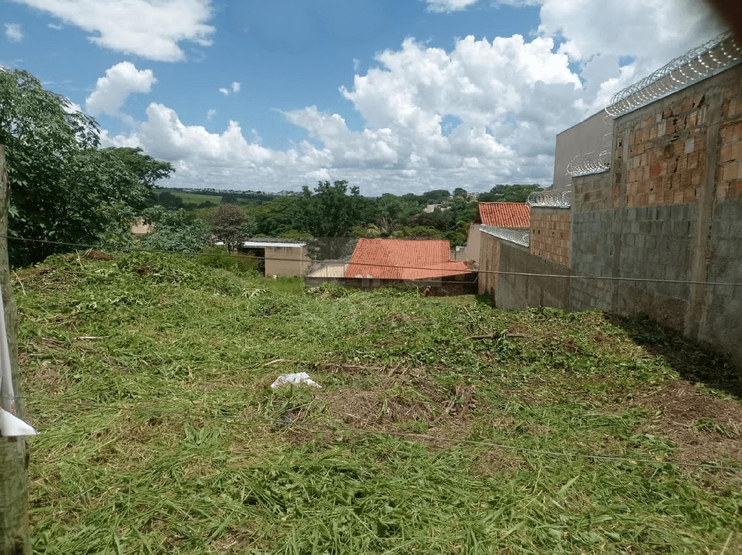 Terreno à venda no bairro Cidade Jardim em Uberlândia/MG