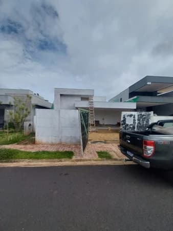 Casa à venda no bairro Shopping Park em Uberlândia/MG