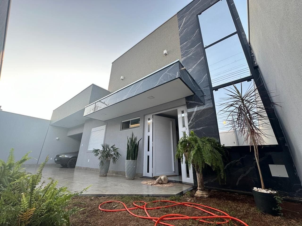 Casa à venda no bairro Granada em Uberlândia/MG