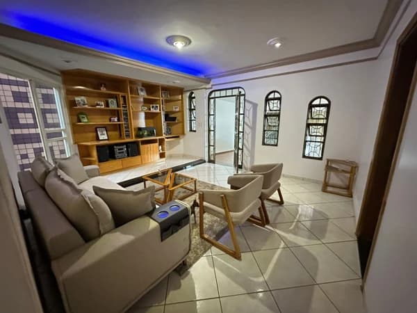 Casa à venda no bairro Santa Mônica em Uberlândia/MG