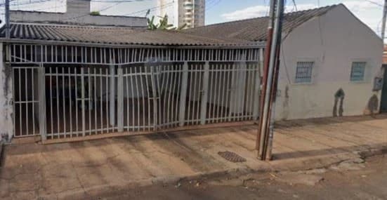 Terreno à venda no bairro Brasil em Uberlândia/MG