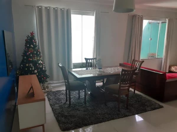 Casa à venda no bairro Novo Mundo em Uberlândia/MG