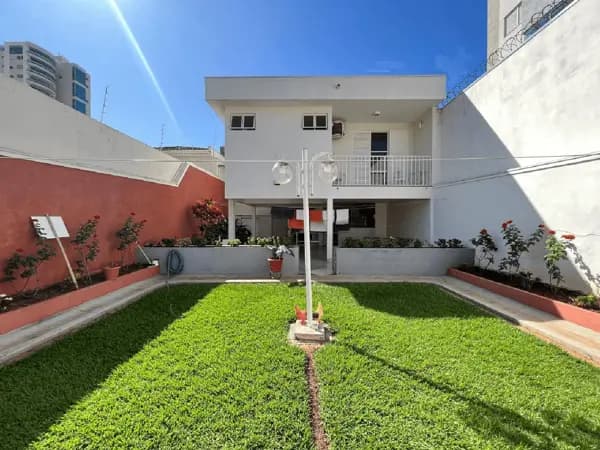 Casa à venda no bairro Osvaldo Rezende em Uberlândia/MG