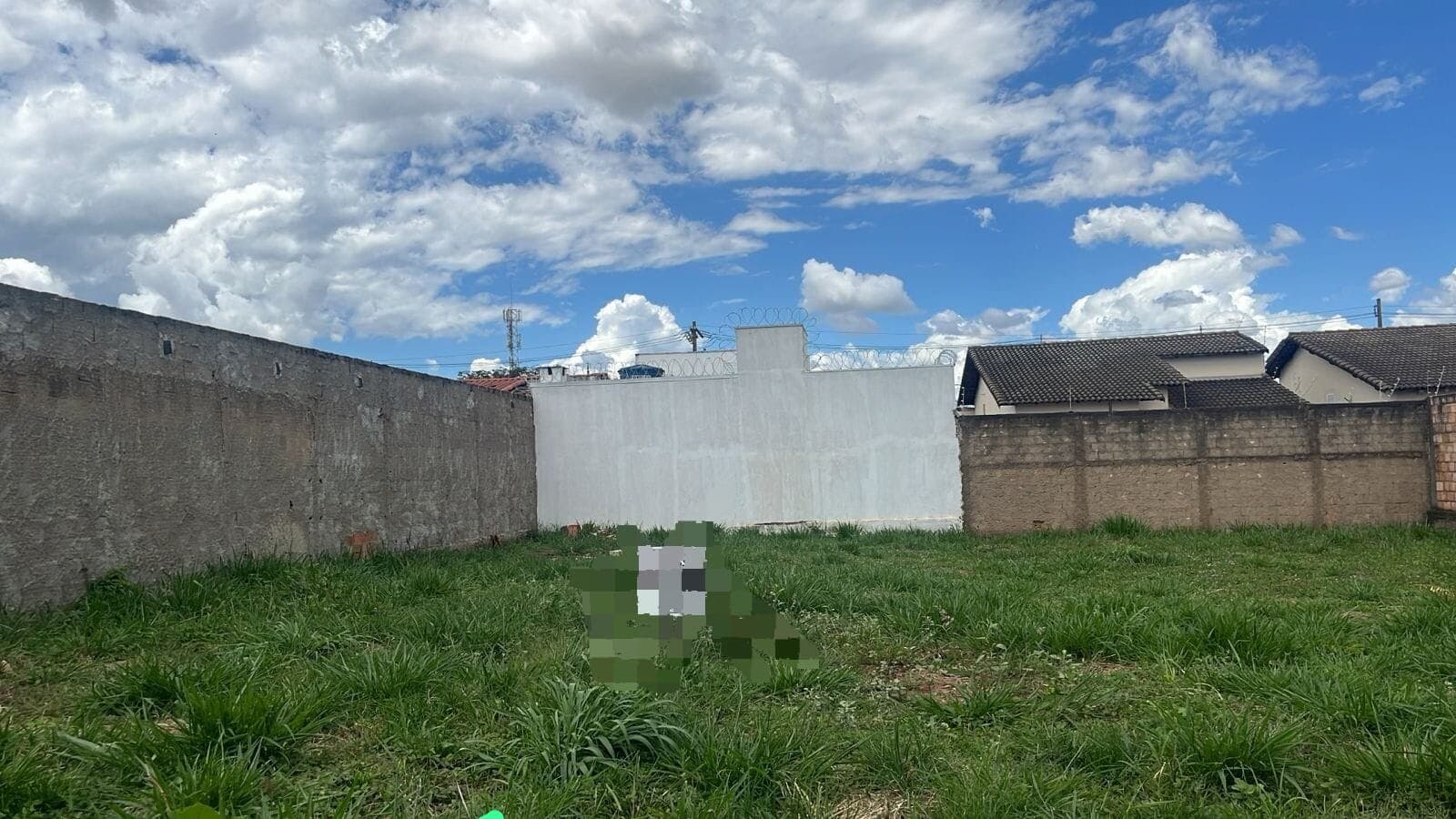 Terreno à venda no bairro Jardim Holanda em Uberlândia/MG