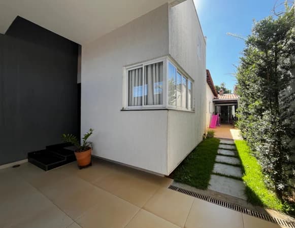 Casa à venda no bairro Laranjeiras em Uberlândia/MG