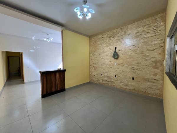 Casa à venda no bairro Luizote de Freitas em Uberlândia/MG