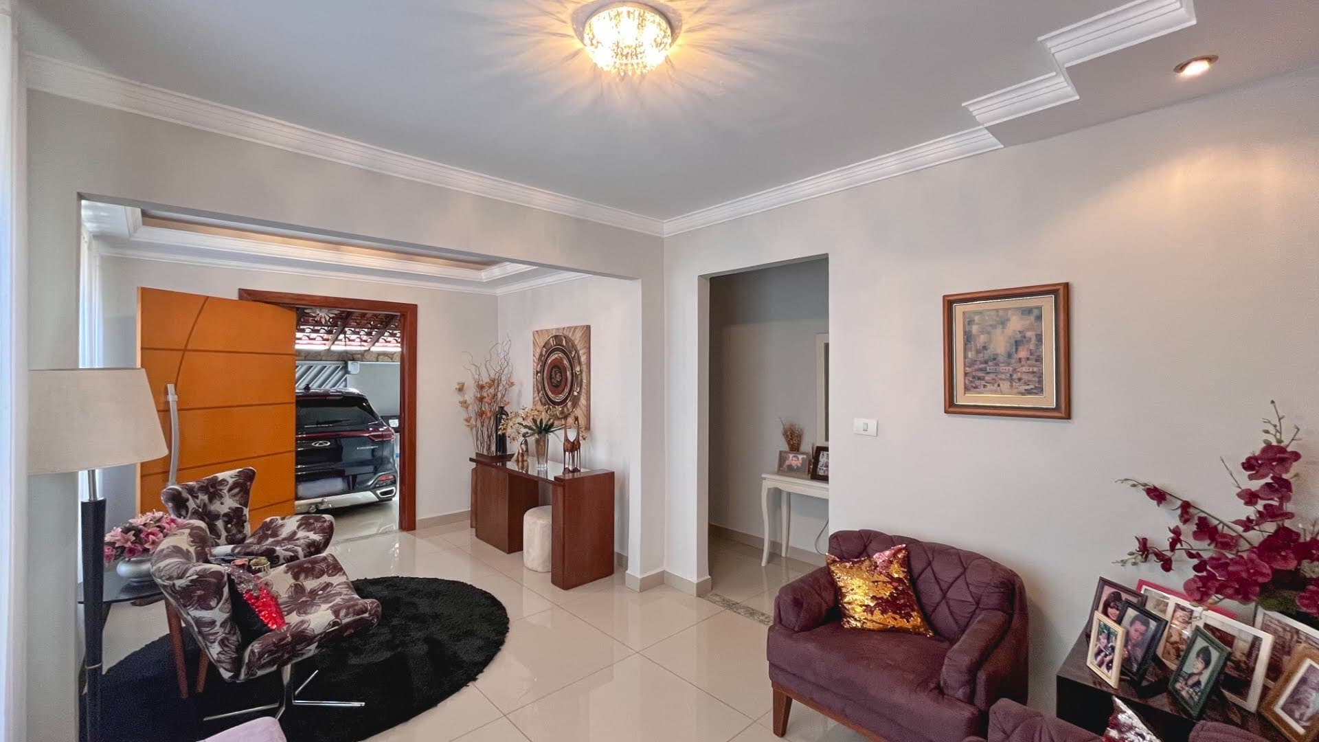 Casa à venda no bairro Santa Mônica em Uberlândia/MG