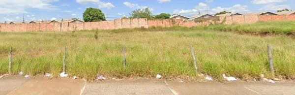 Terreno à venda no bairro Pequis em Uberlândia/MG