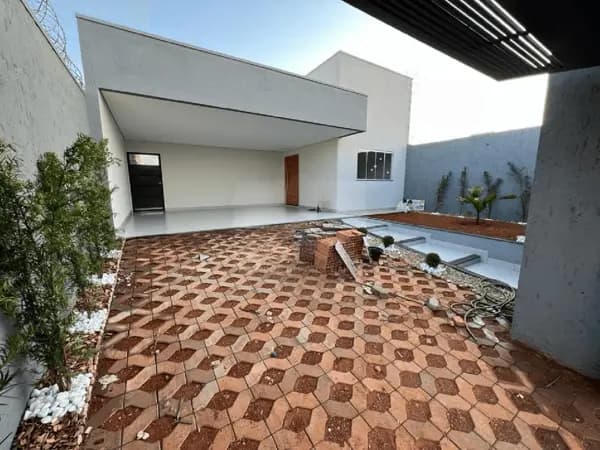 Casa à venda no bairro Novo Mundo em Uberlândia/MG