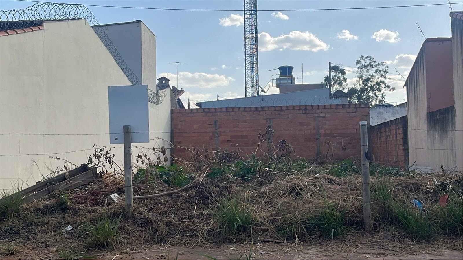 Terreno à venda no bairro Jardim Europa em Uberlândia/MG