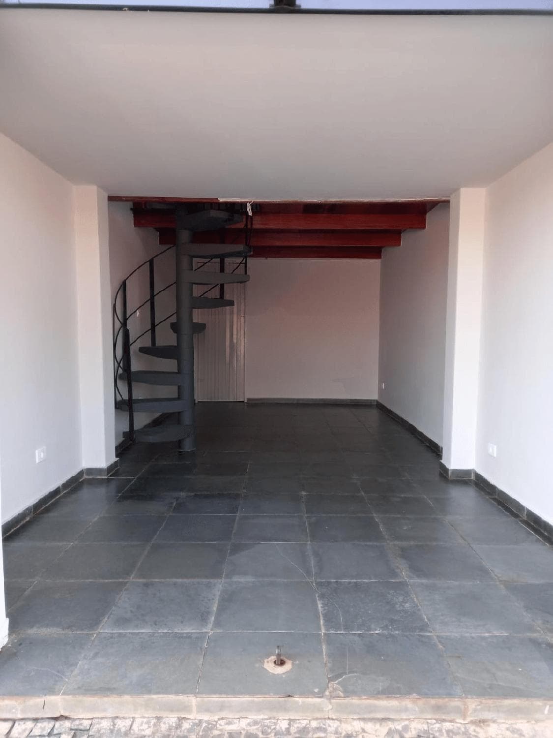 Sala à venda no bairro Segismundo Pereira em Uberlândia/MG