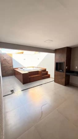 Casa à venda no bairro Jardim Patrícia em Uberlândia/MG