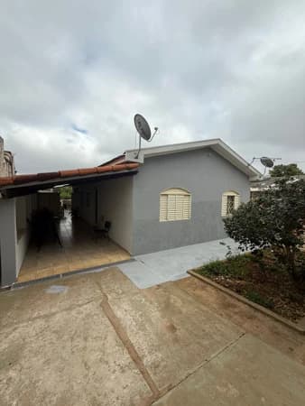 Casa à venda no bairro Bom Jesus em Uberlândia/MG