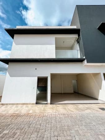 Casa à venda no bairro Novo Mundo em Uberlândia/MG