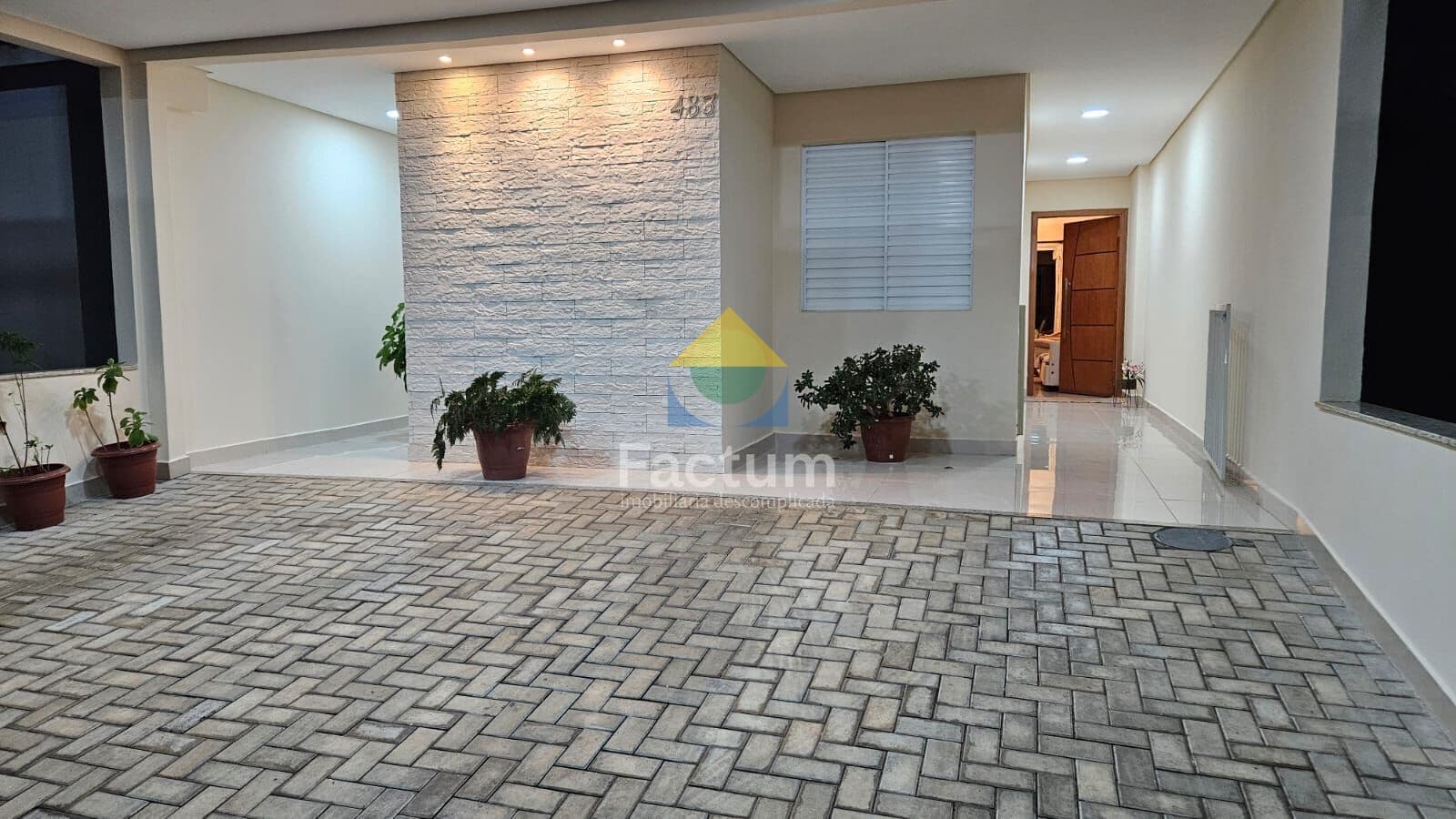 Casa de Condomínio em Uberlândia - Jardim Califórnia