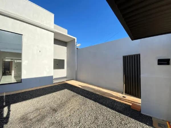 Casa à venda no bairro Jardim Sucupira em Uberlândia/MG