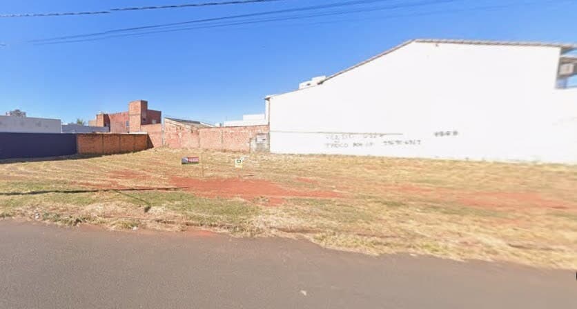 Terreno à venda no bairro Novo Mundo em Uberlândia/MG