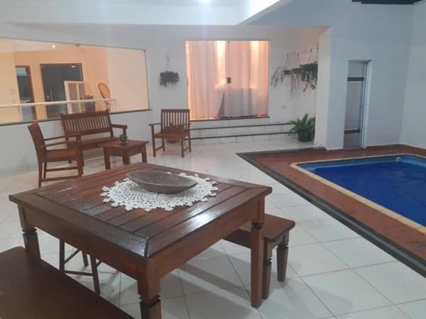 Casa à venda no bairro Jardim Karaíba em Uberlândia/MG