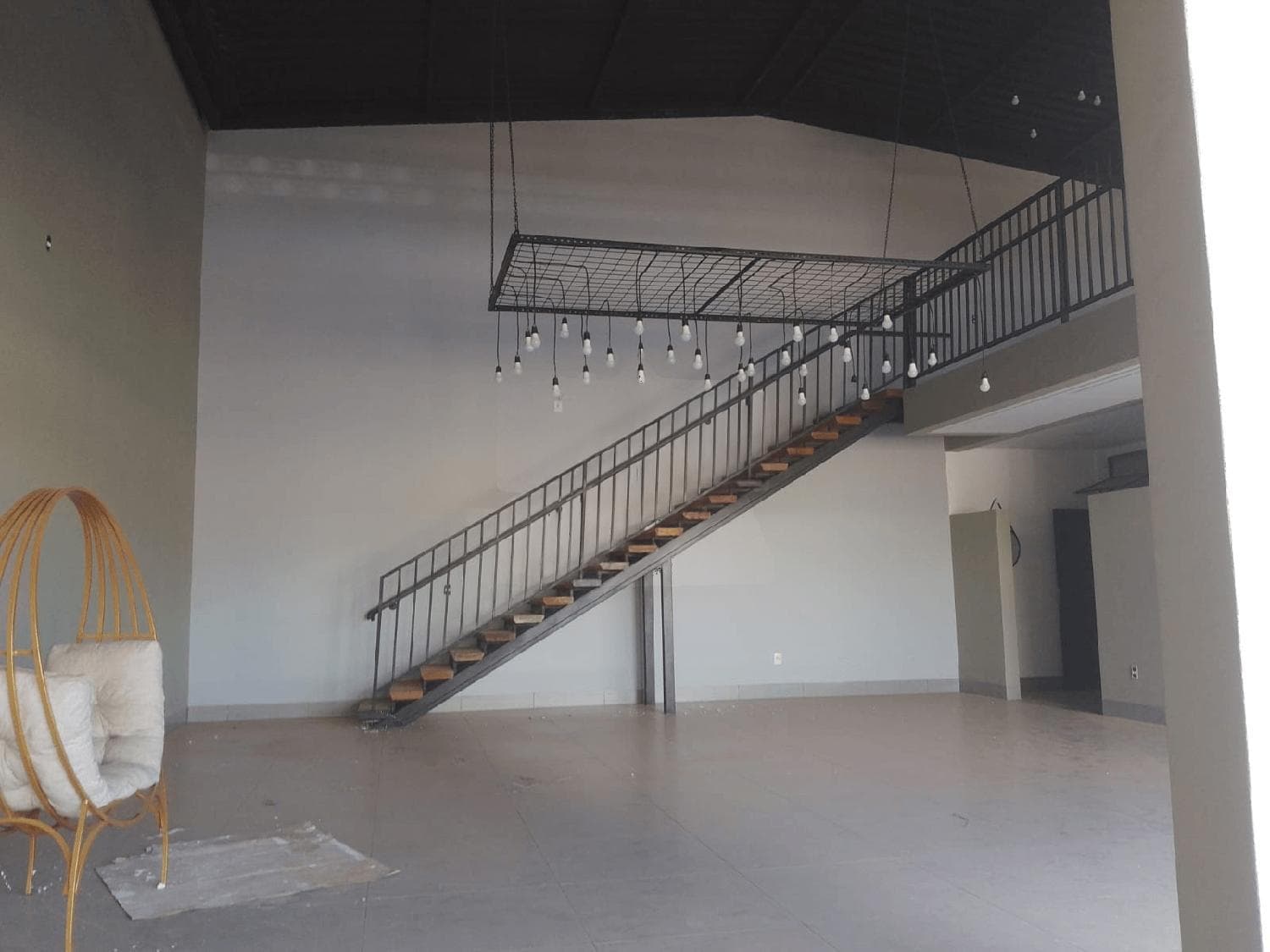 Ponto Comercial à venda no bairro Novo Mundo em Uberlândia/MG