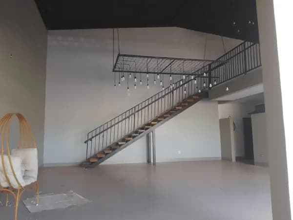 Ponto Comercial à venda no bairro Novo Mundo em Uberlândia/MG