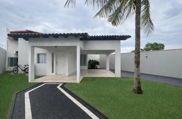 Casa à venda no bairro Presidente Roosevelt em Uberlândia/MG