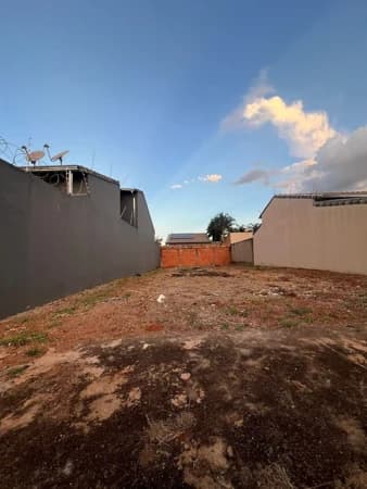 Terreno à venda no bairro New Golden Ville em Uberlândia/MG