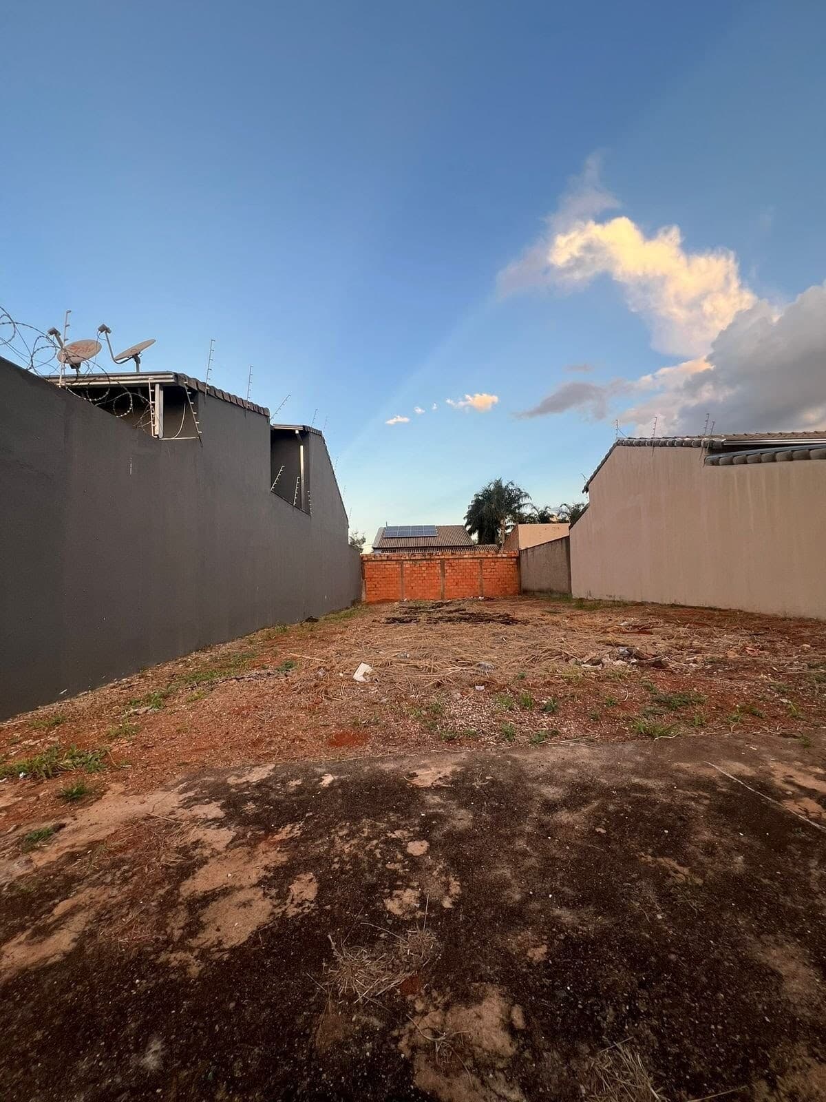 Terreno à venda no bairro New Golden Ville em Uberlândia/MG