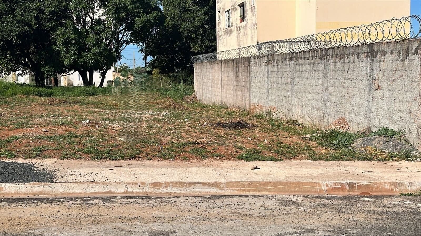Terreno à venda no bairro Jardim Holanda em Uberlândia/MG