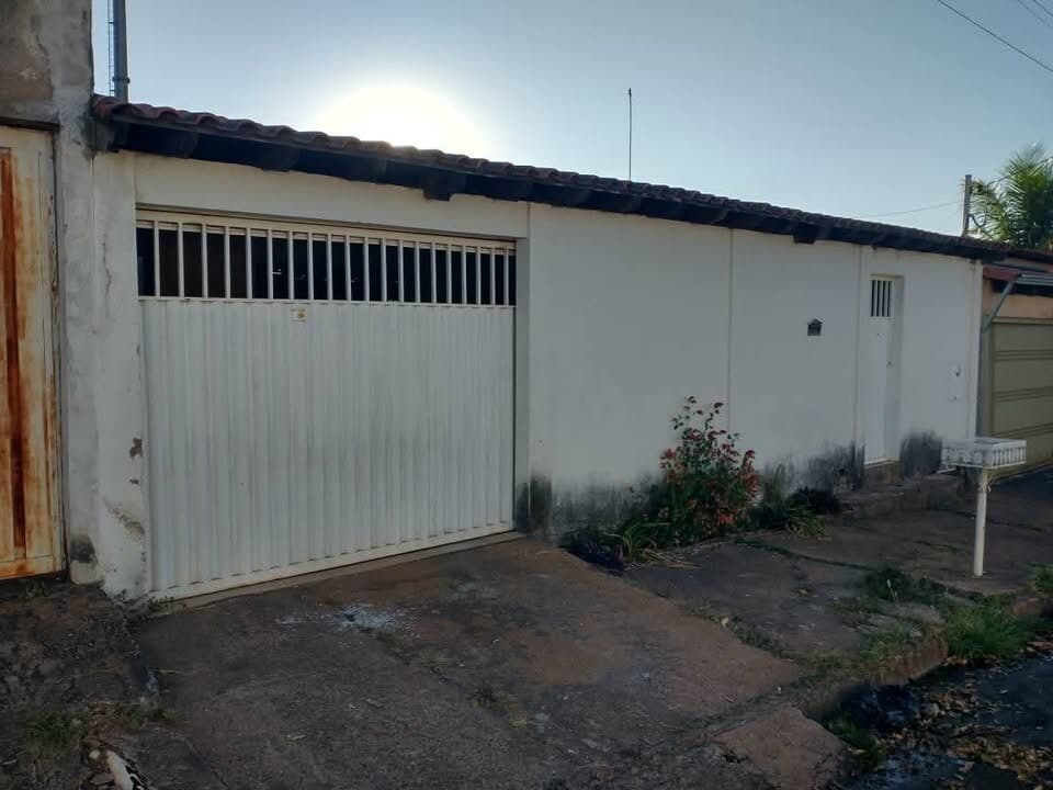 Casa à venda no bairro Nova Uberlândia em Uberlândia/MG