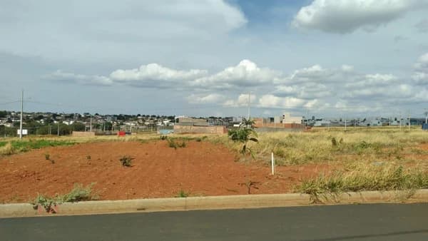 Terreno à venda no bairro Verde Umuarama em Uberlândia/MG