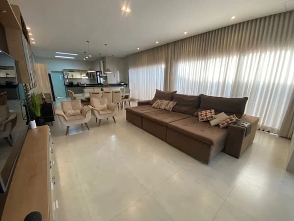 Casa à venda no bairro Novo Mundo em Uberlândia/MG