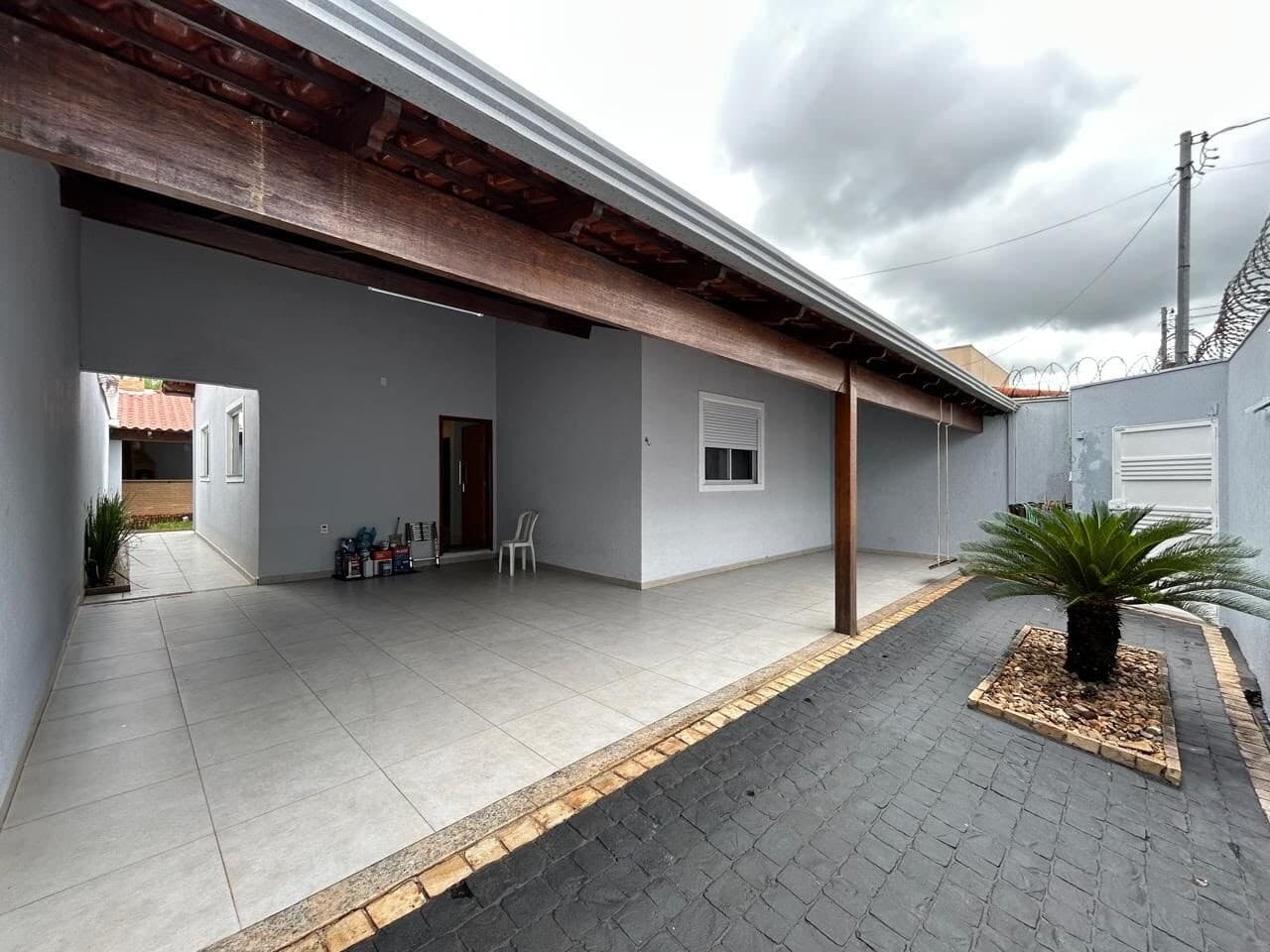 Casa à venda no bairro Chácaras Tubalina e Quartel em Uberlândia/MG