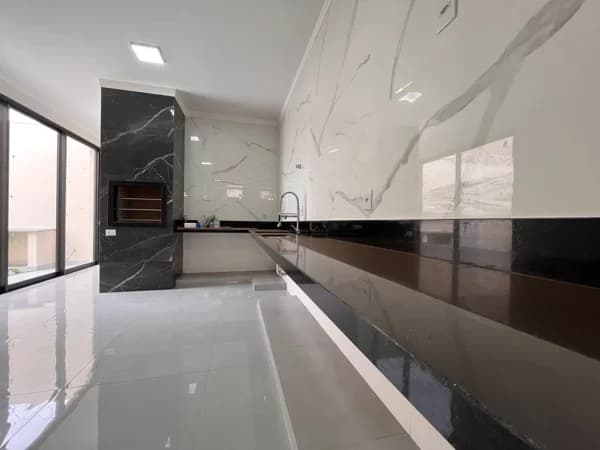 Casa à venda no bairro Alto Umuarama em Uberlândia/MG