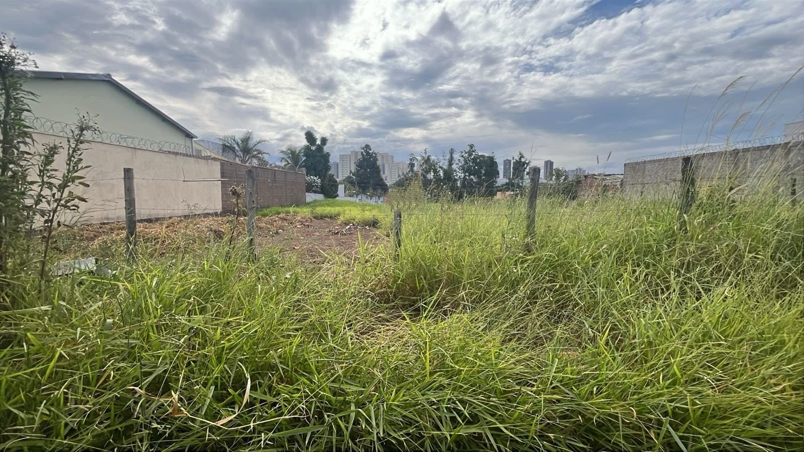 Terreno à venda no bairro Shopping Park em Uberlândia/MG
