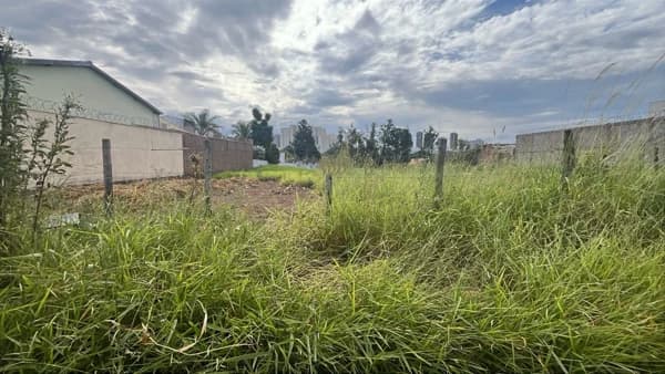 Terreno à venda no bairro Shopping Park em Uberlândia/MG