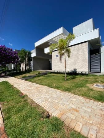 Casa à venda no bairro Jardim Botânico em Uberlândia/MG