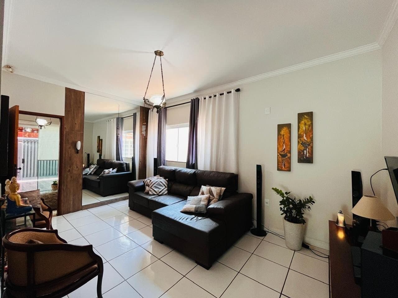 Casa à venda no bairro Chácaras Tubalina e Quartel em Uberlândia/MG