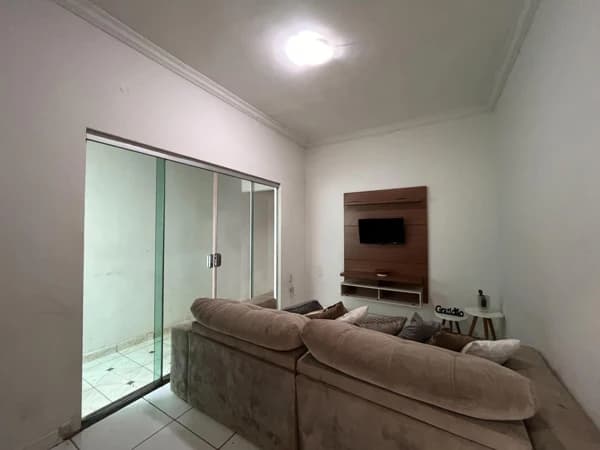 Casa à venda no bairro Granada em Uberlândia/MG