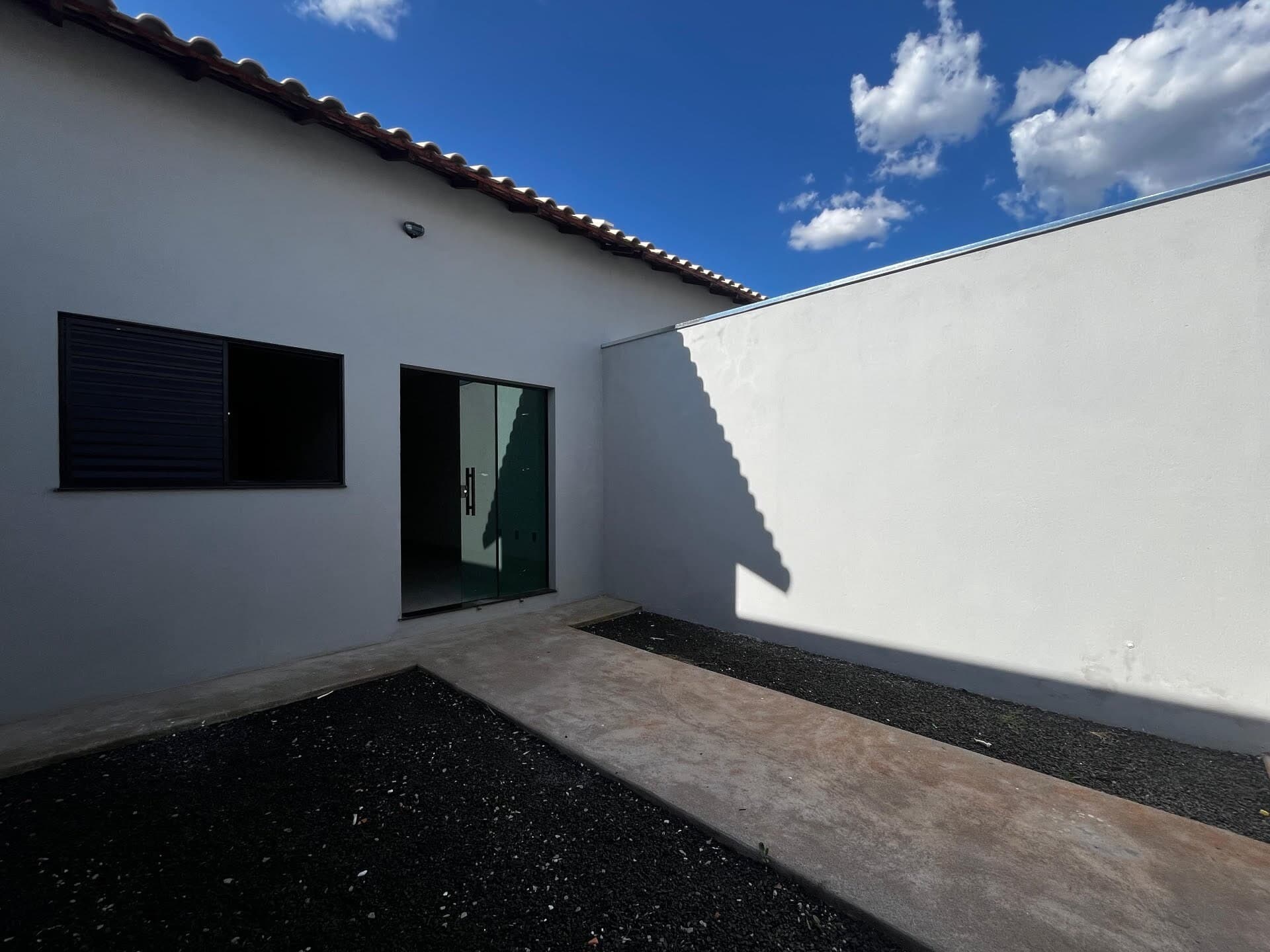 Casa à venda no bairro Jardim Holanda em Uberlândia/MG