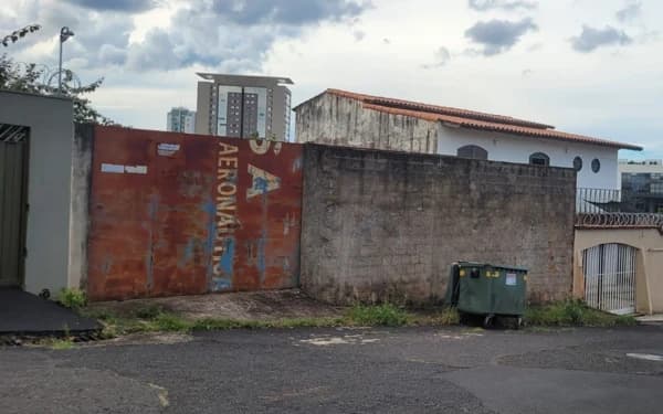 Terreno à venda no bairro Santa Mônica em Uberlândia/MG