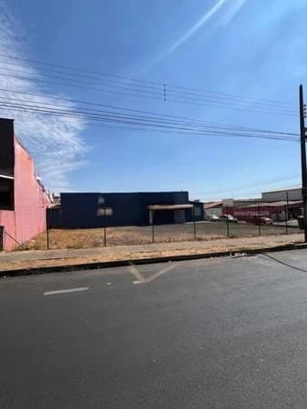 Terreno à venda no bairro Dona Zulmira em Uberlândia/MG
