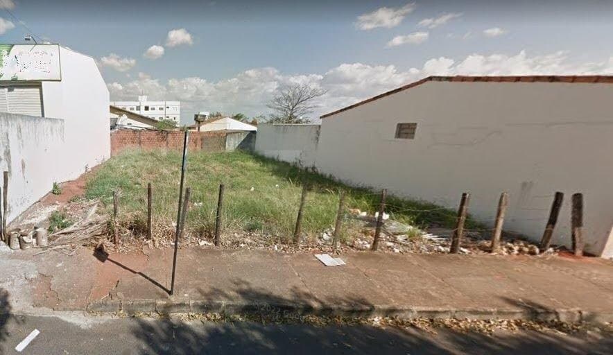 Casa à venda no bairro Santa Mônica em Uberlândia/MG