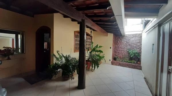 Casa à venda no bairro Aclimação em Uberlândia/MG