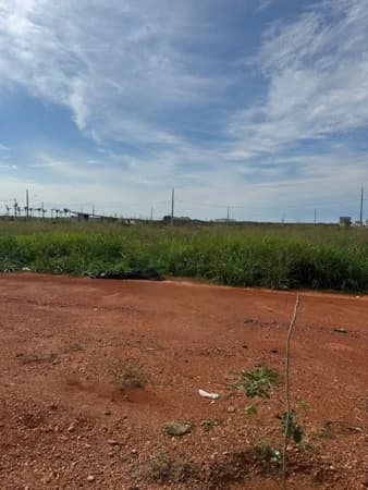 Terreno à venda no bairro Santa Mônica em Uberlândia/MG