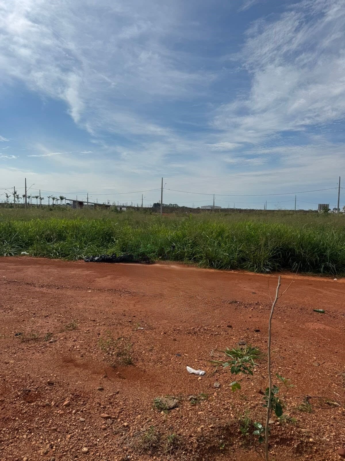 Terreno à venda no bairro Santa Mônica em Uberlândia/MG