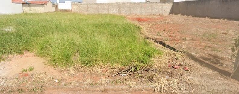 Terreno à venda no bairro Novo Mundo em Uberlândia/MG