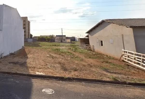 Terreno à venda no bairro Luizote de Freitas em Uberlândia/MG