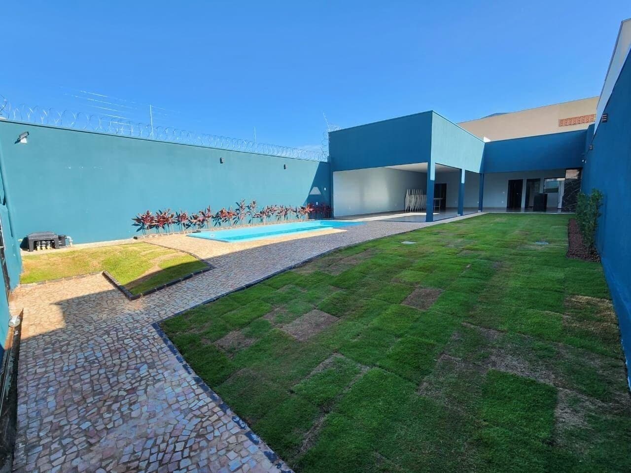 Casa à venda no bairro Daniel Fonseca em Uberlândia/MG