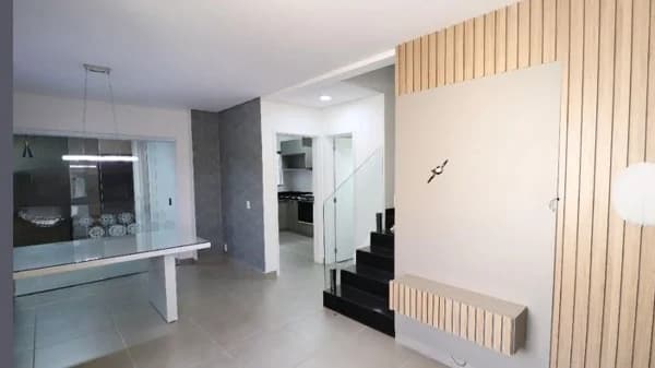 Casa à venda no bairro Jardim Inconfidência em Uberlândia/MG