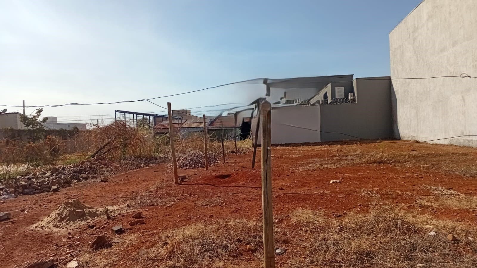 Terreno à venda no bairro Jardim Ipanema em Uberlândia/MG
